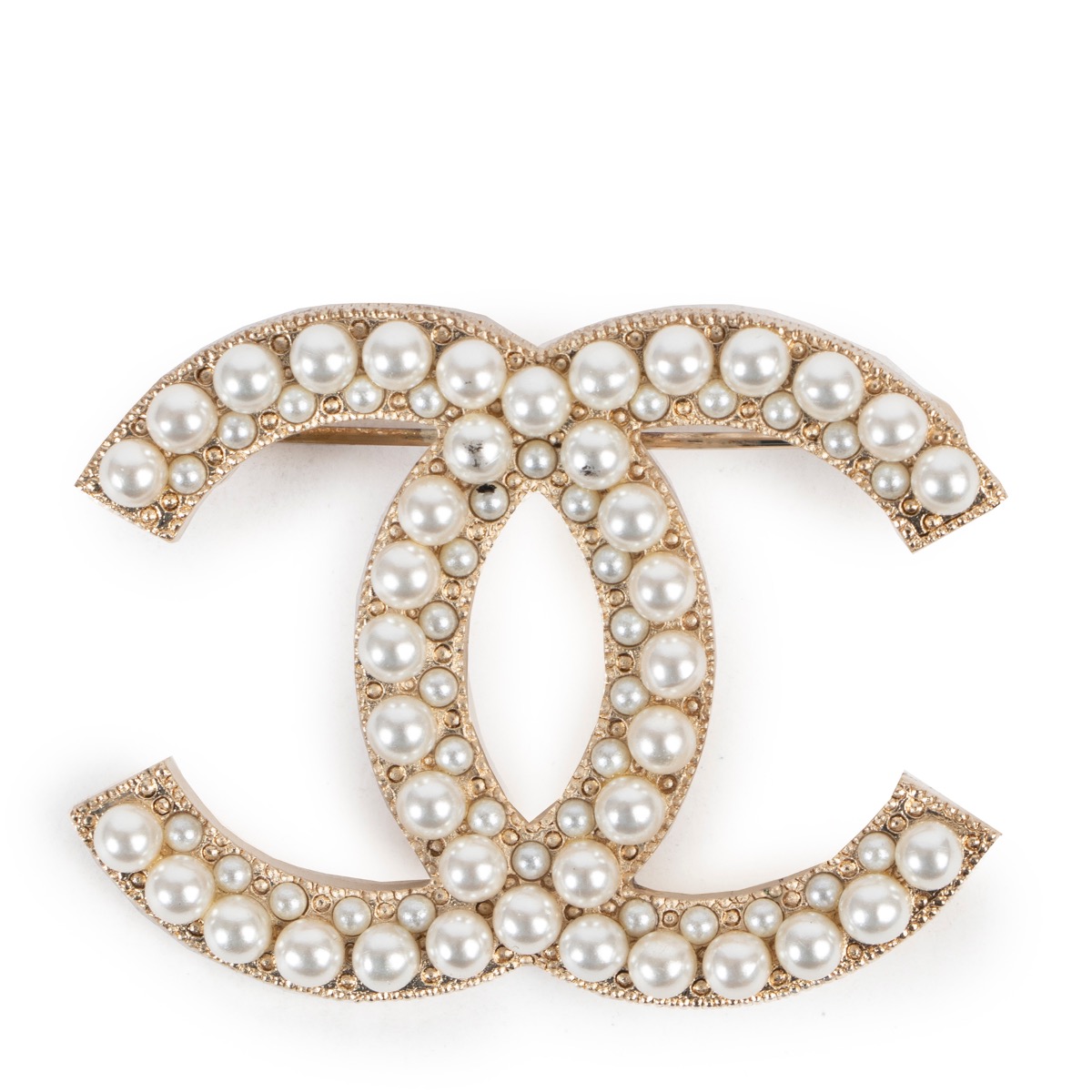 Chanel Pearl Brooch Labellov Buy and Sell Authentic Luxury
