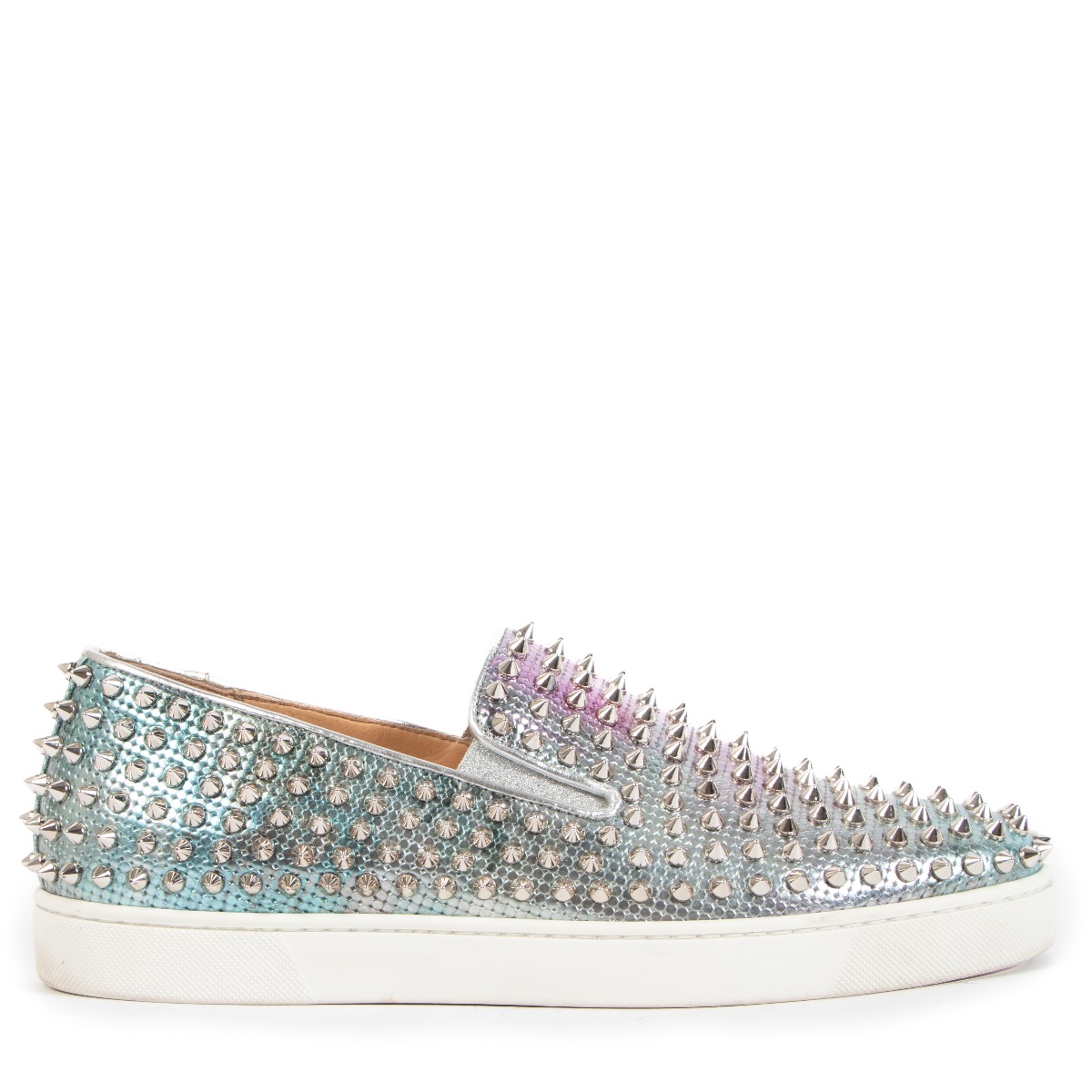ll02242_louboutain_silver_shoe