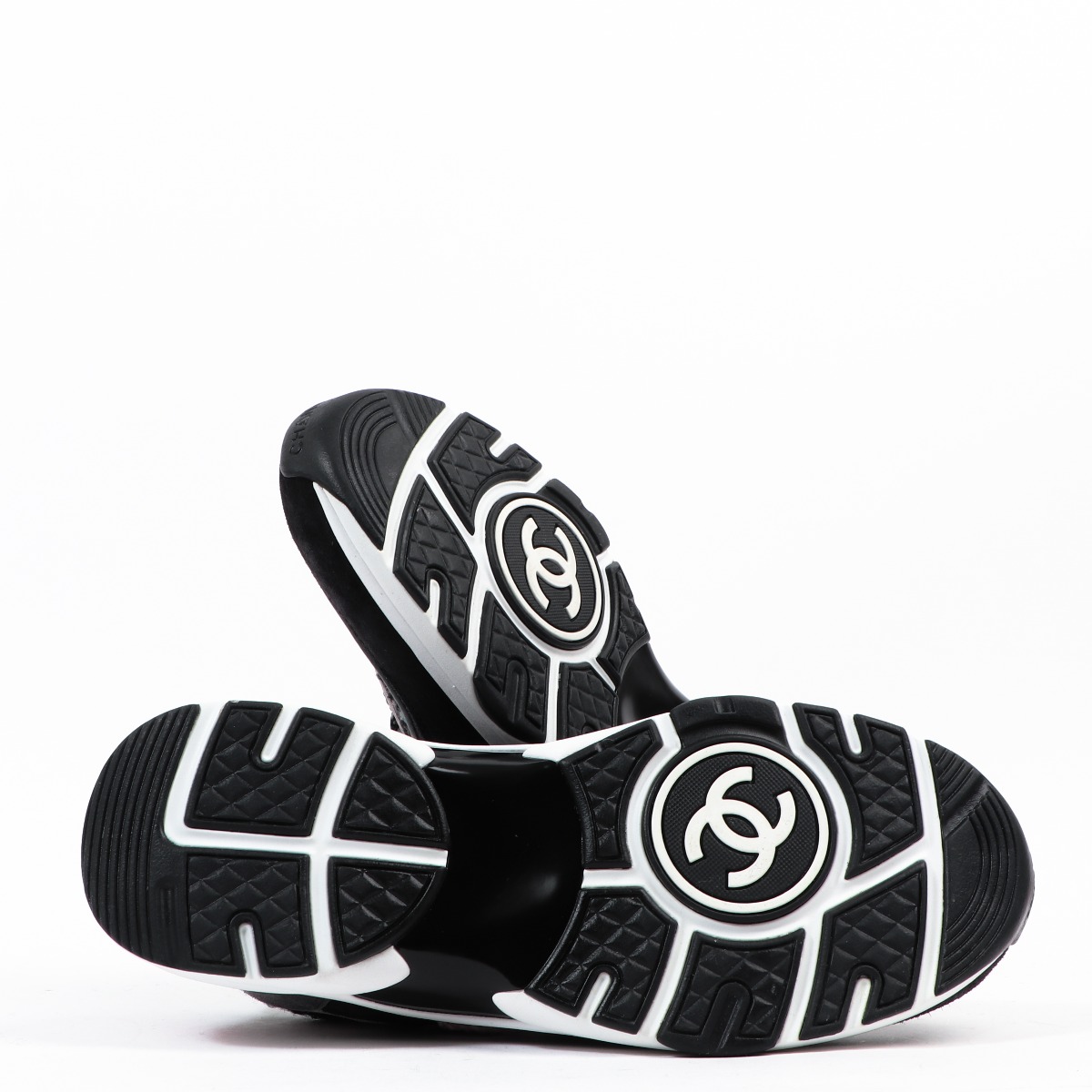 ll02379_chanel_multicolor_snea