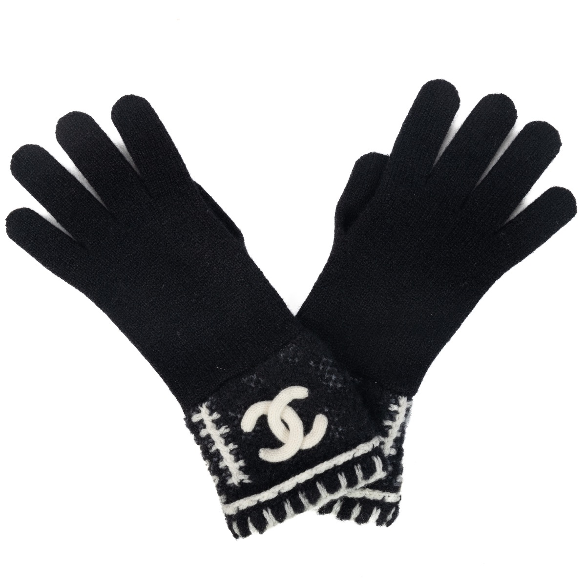 Chanel Black Gloves - size L ○ Labellov ○ Buy and Sell