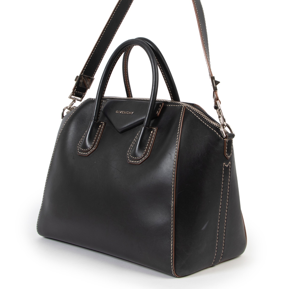 Givenchy Antigona Black Handbag ○ Labellov ○ Buy and Sell