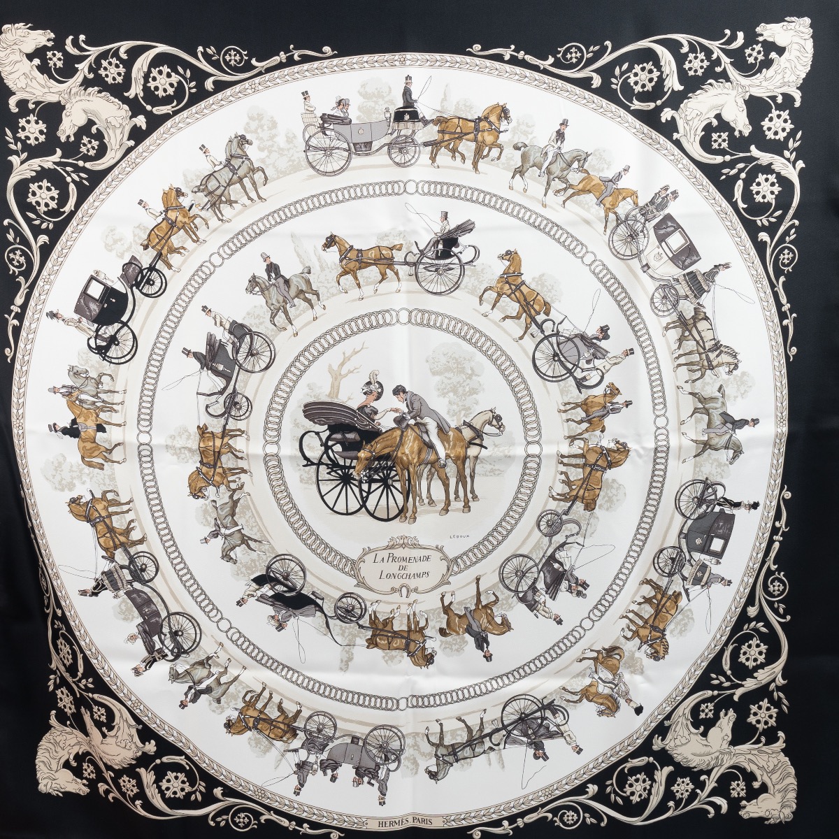 エルメス スカーフ LA PROMENADE DE LONGCHAMPS Hermes La Promenade De Longchamps Silk Scarf – ShopCGX