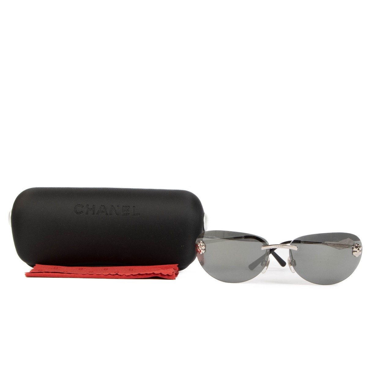 シャネル Chanel Black 4084 Camellia Oval Sunglasses ○ Labellov