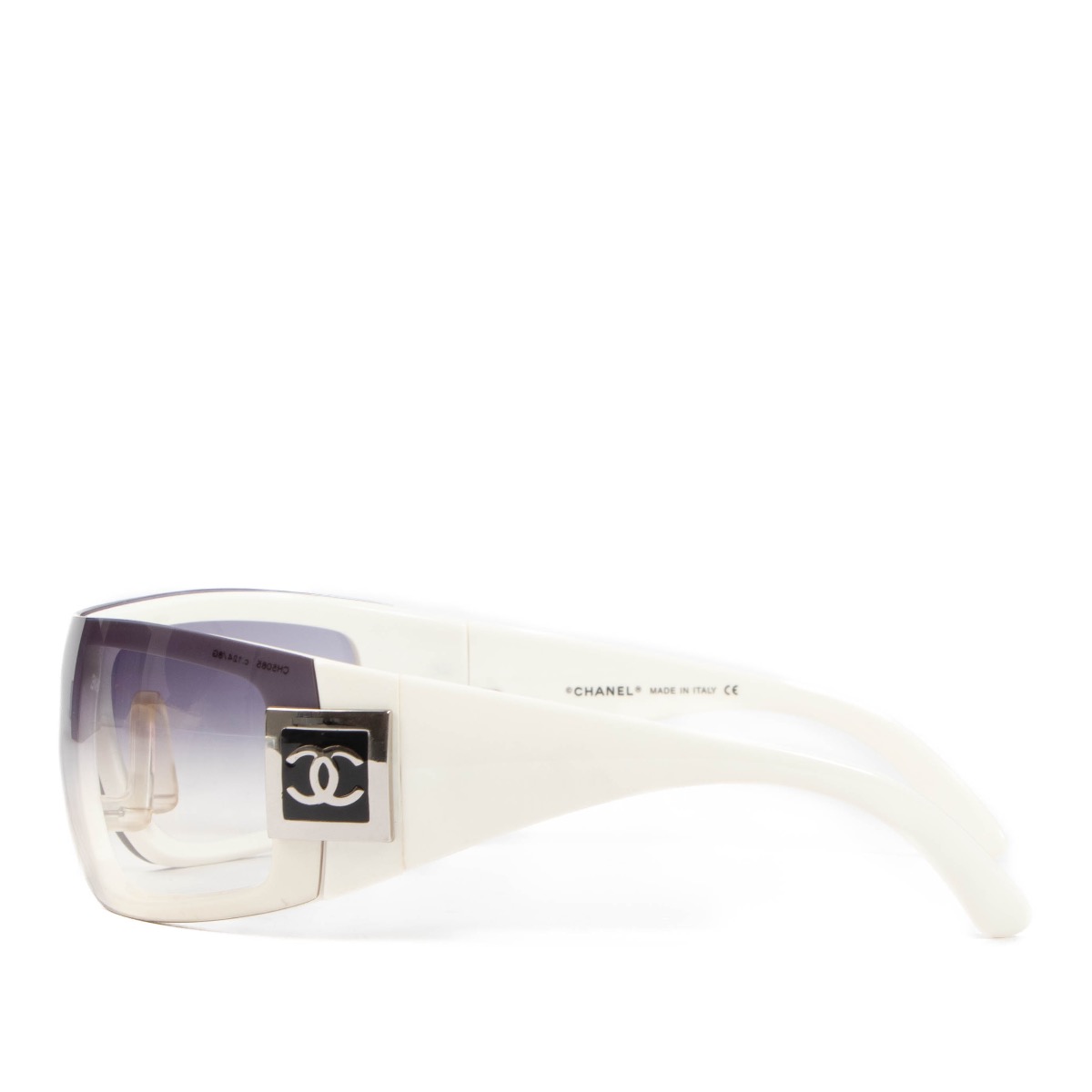 ll03044_chanel_whiyte_oversize