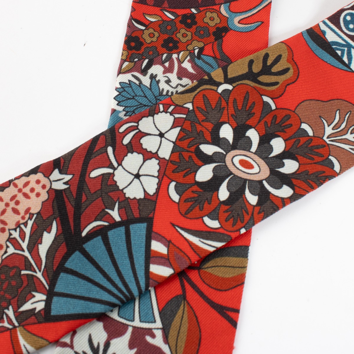 Hermès Fleurs et Papillons de Tissus Silk Twilly Scarf