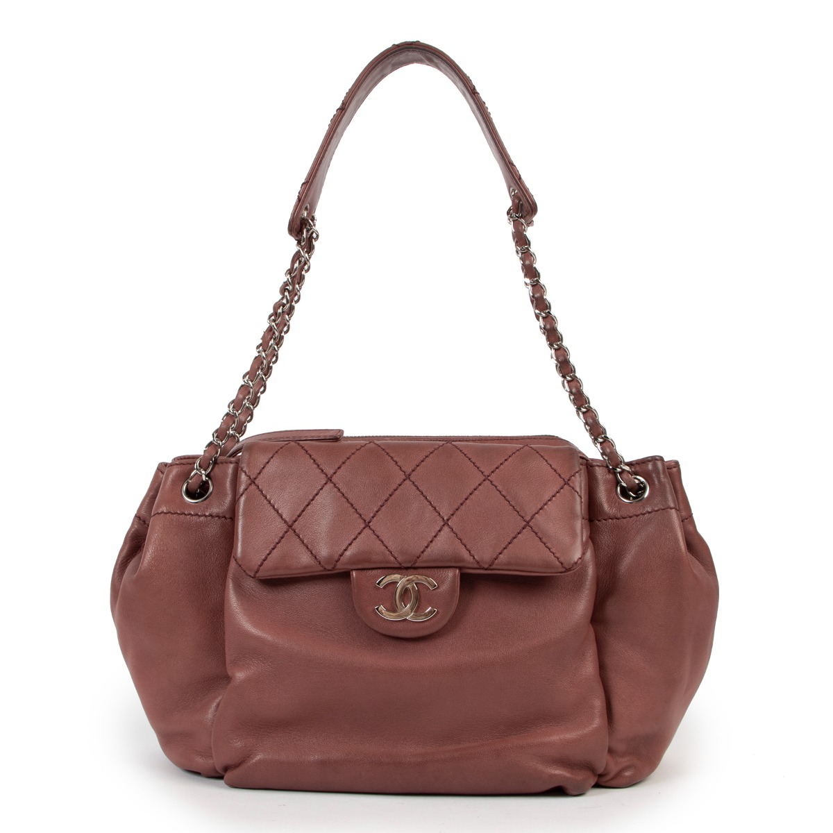 Leather crossbody bag Chanel Purple in Leather - 31692479