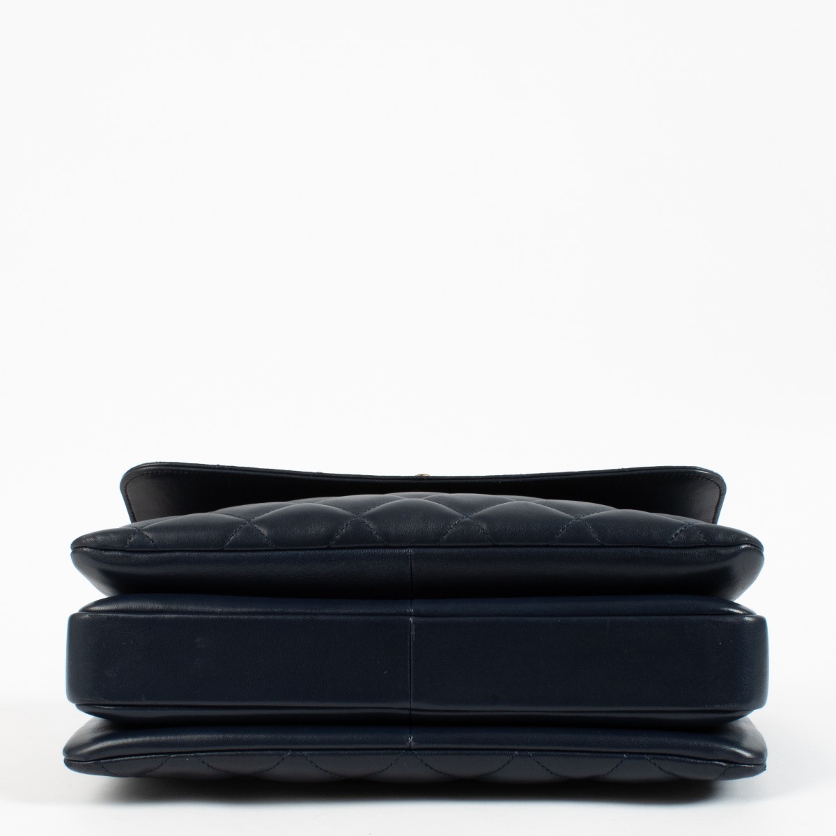 CHANEL 手袋　レザー ネイビー Chanel Blue Trendy CC Top Handle Bag ○ Labellov ○ Buy and