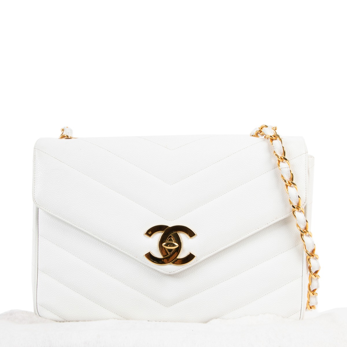 Chanel white chevron flap bag clearance