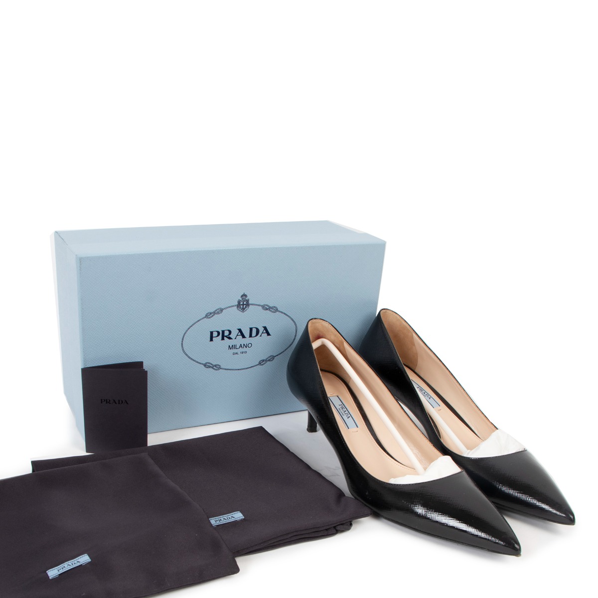 ll04446_prada_black_leather_ki