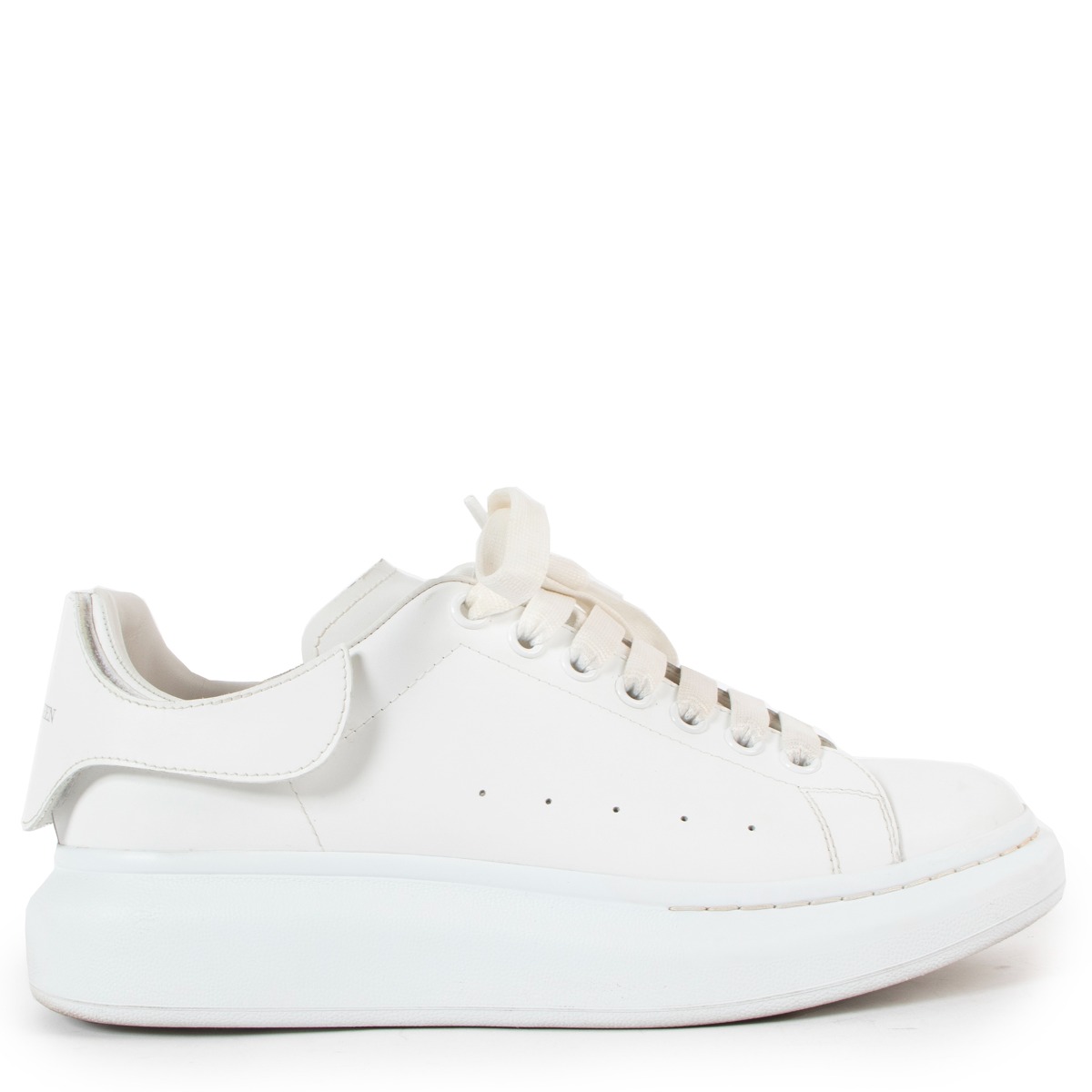 Alexander Mcqueen Girls White/Holographic Leather Larry Velcro Sneakers,  Brand Size 26 (10 Toddler) 710107 WHX15 9035 - Shoes, Alexander McQueen -  Jomashop