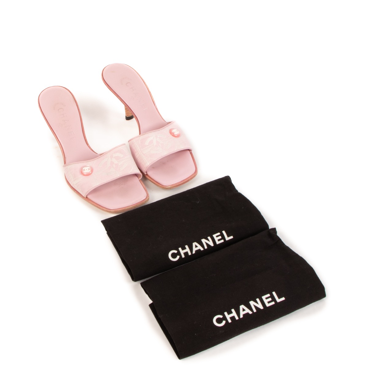 Chanel ヒール　薄いピンク　37 Chanel Pink CC Sandals - size 37,5 ○ Labellov ○ Buy and