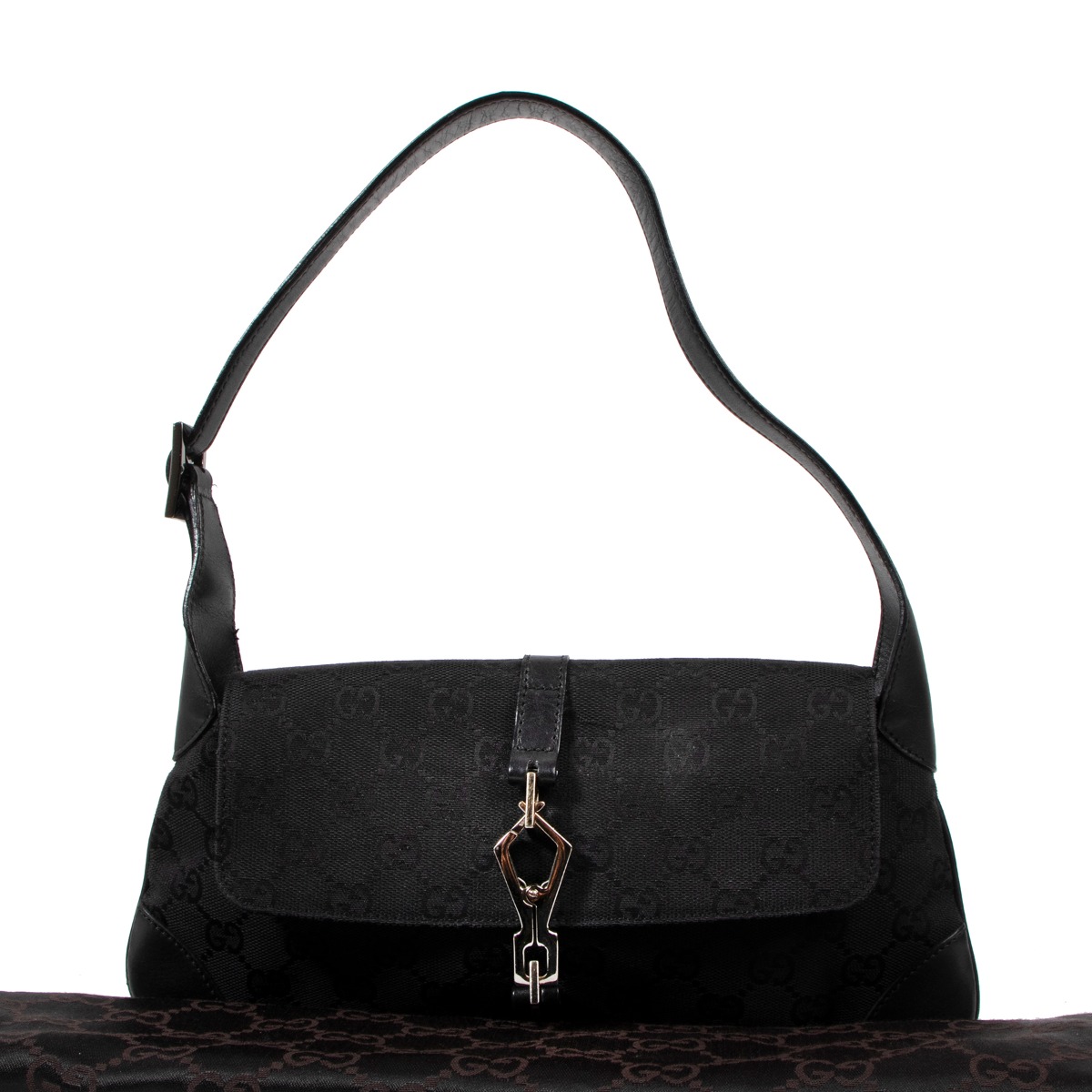 ll06482_gucci_black_shoulder_b