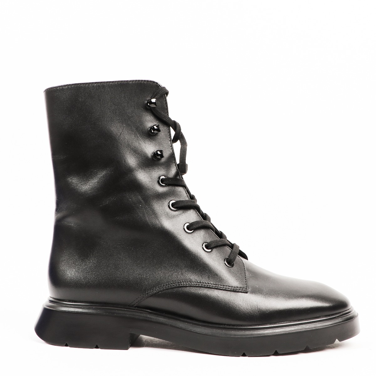 Stuart online weitzman combat