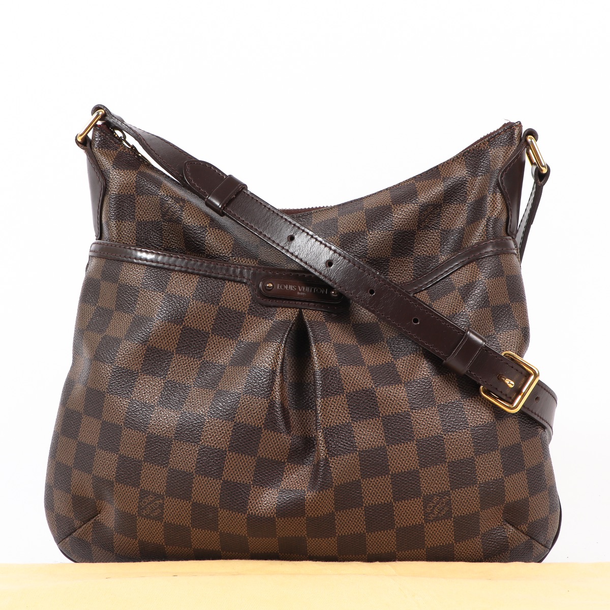 ブランド品 Louis Vuitton 22cm LOUIS VUITTON Lambskin Embossed Monogram Coussin PM Gris