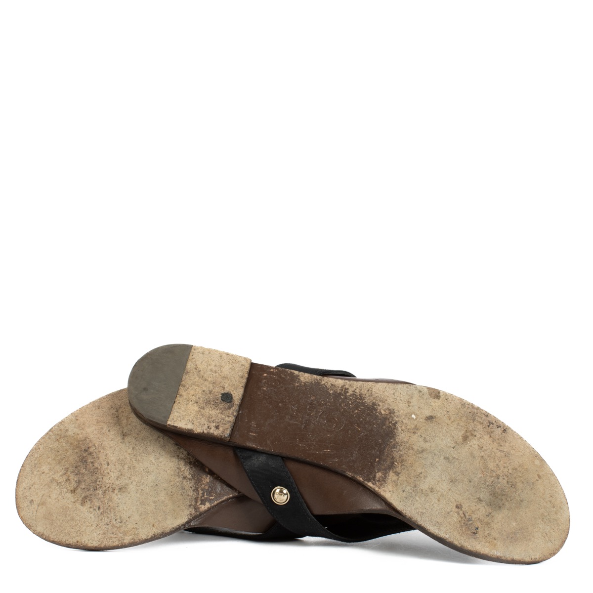 Chanel CC Thong Sandals ○ Labellov ○ Buy and Sell Authentic Luxury