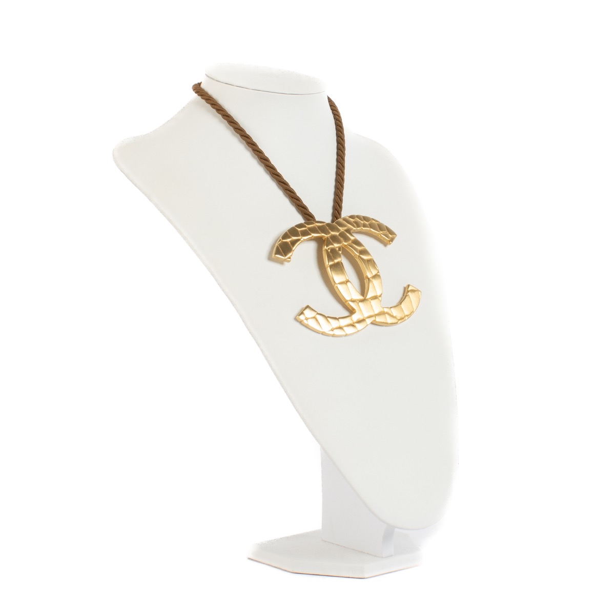 【関税＆送料込み】ChloAC ChloAC Iconic Necklace With Shell Chloé The Chloé Shells Pendant Necklace in Vintage gold