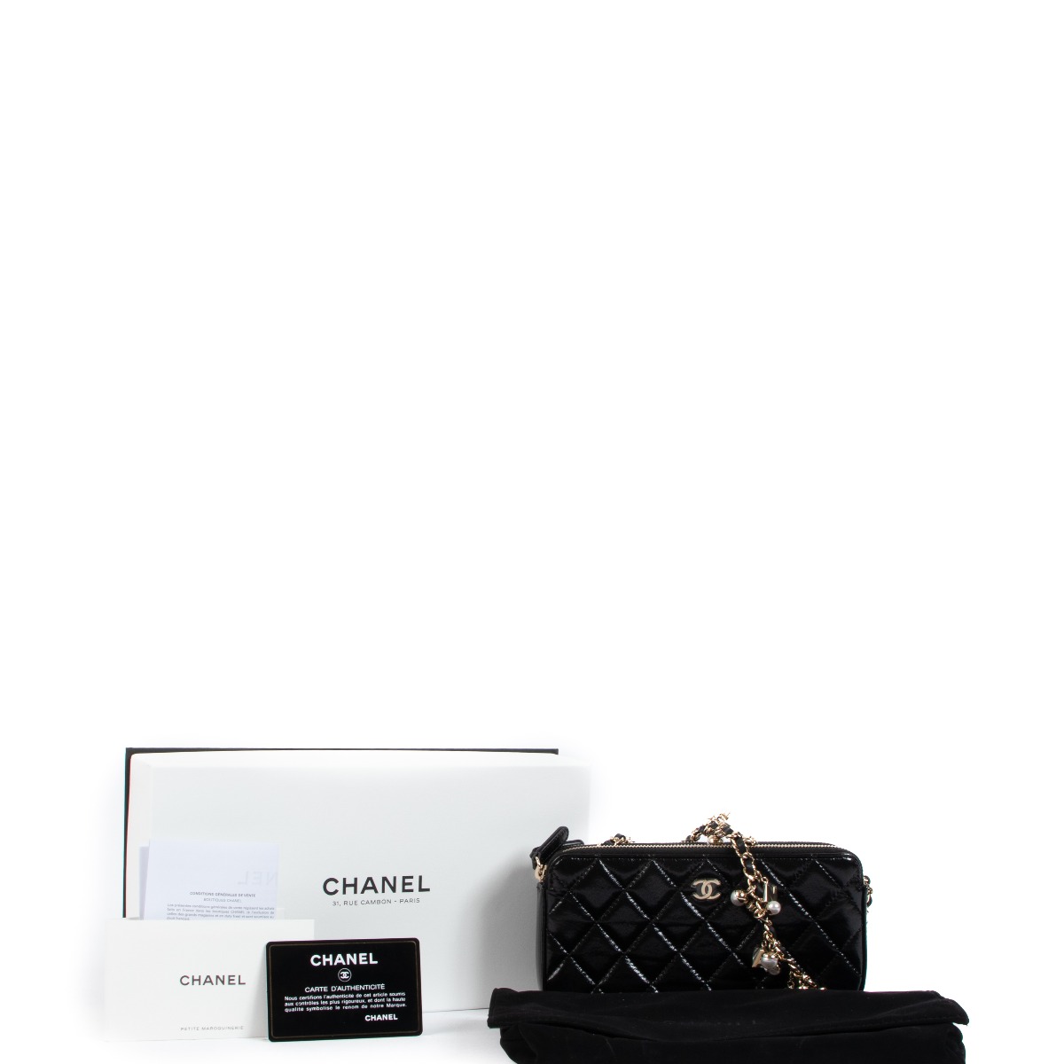 【CHANEL】Chanel clutch with special charm【ランク:A】 Chanel Pearl Charm Clutch with Chain ○ Labellov ○ Buy and