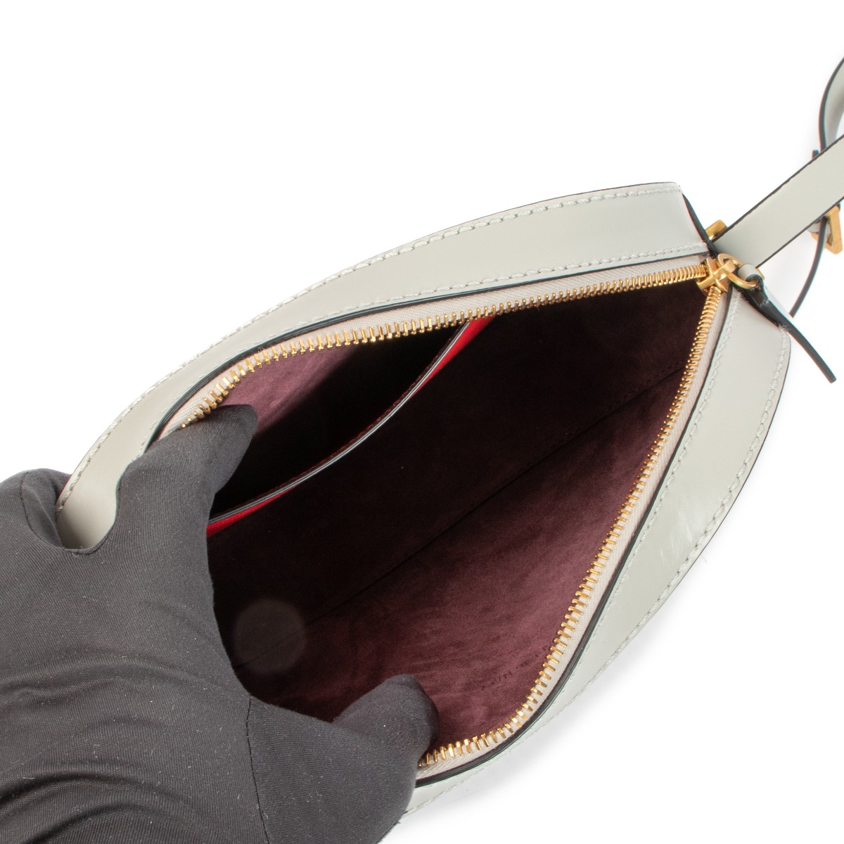 VALENTINO カバーオール Valentino Garavani Grey V Logo Stitch Bag ○ Labellov ○ Buy