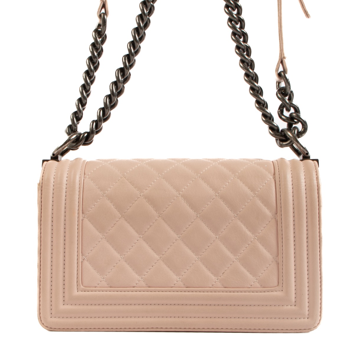 Chanel boy bag nude hotsell
