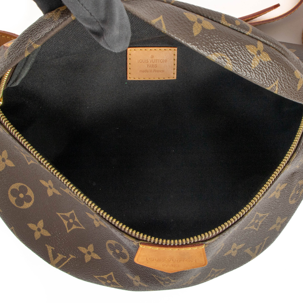Shop Louis Vuitton BUMBAG Monogram Leather Logo Bags by Mau.loa