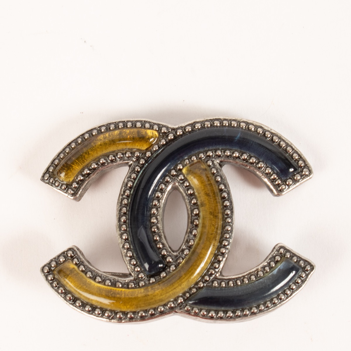 【CHANEL】l and resin CC-logo brooch【ランク:A】 BNIB 100%AUTH 24S Chanel Black Fancy CC Logo Brooch Metal