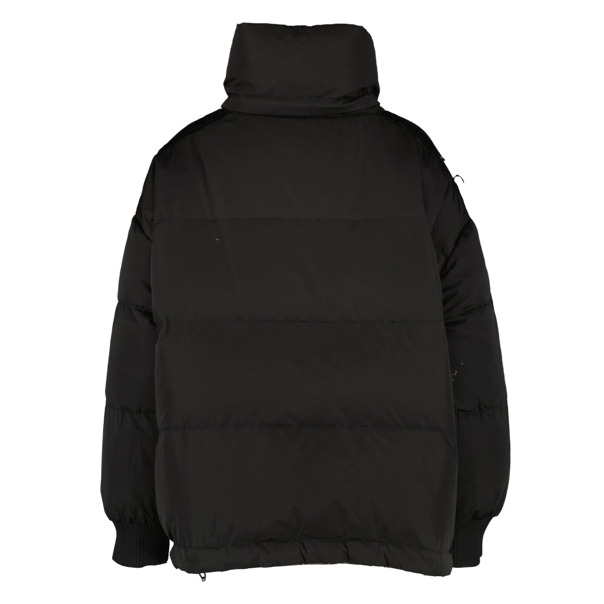 ll10185_fendi_black_reversible