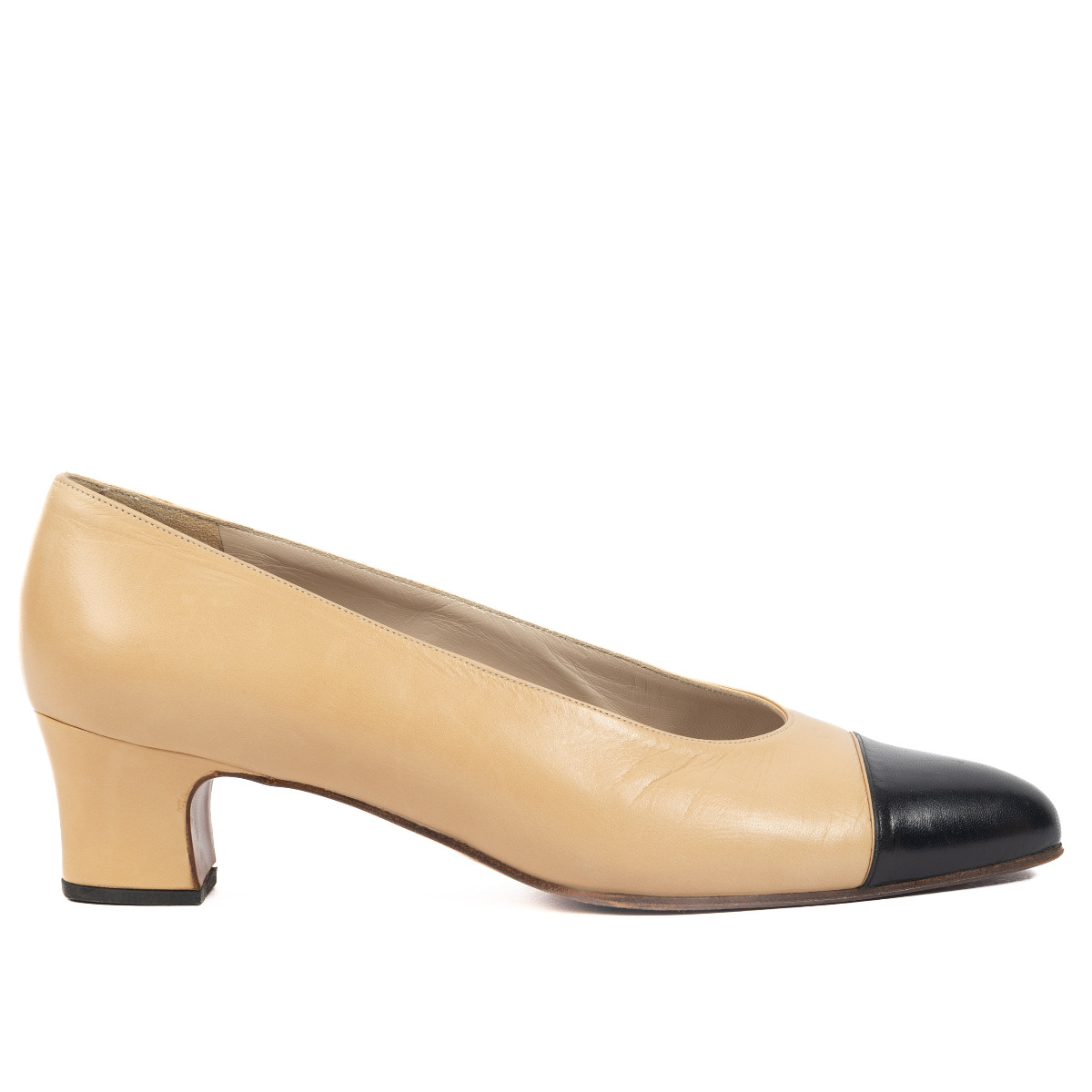 Vintage chanel pumps top