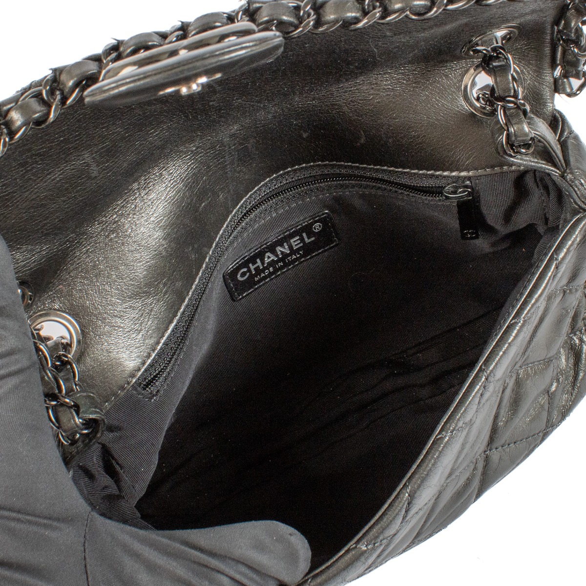 ll11487_chanel_black_leather_b