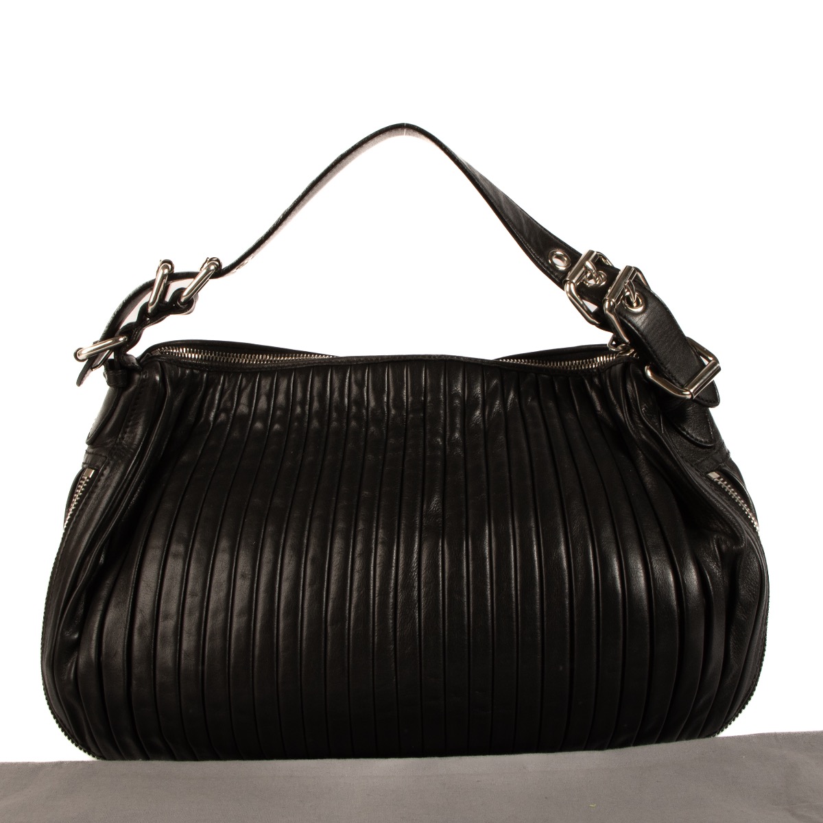 miu miu 黒 バッグ Miu Miu Smooth shoulder bag adjustable strap | The Fashion