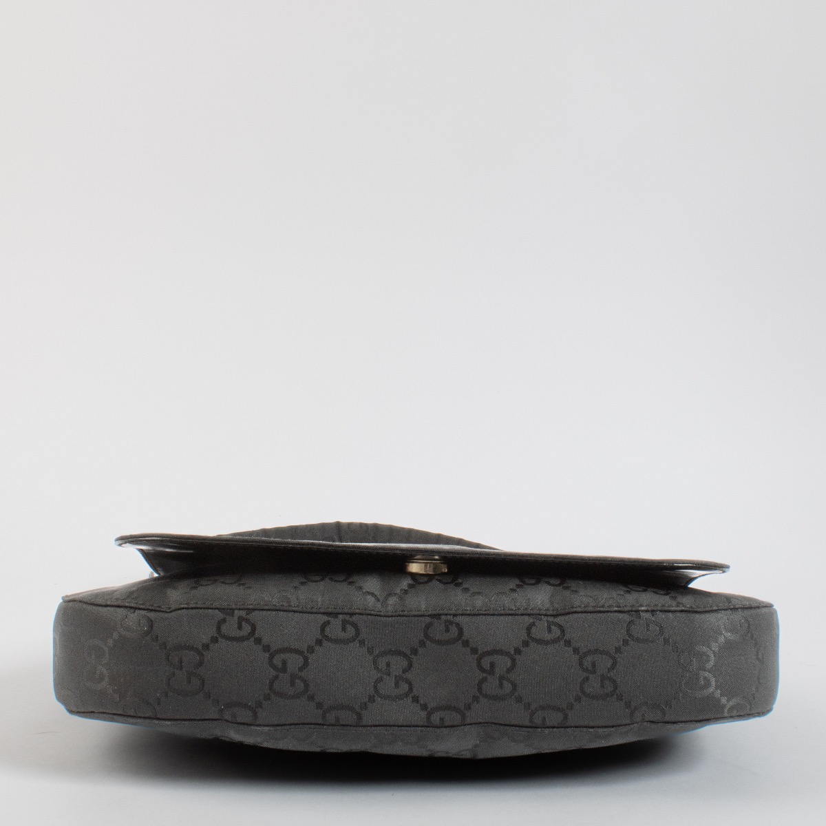 Gucci Black GG Nylon Bag ○ Labellov ○ Buy and Sell