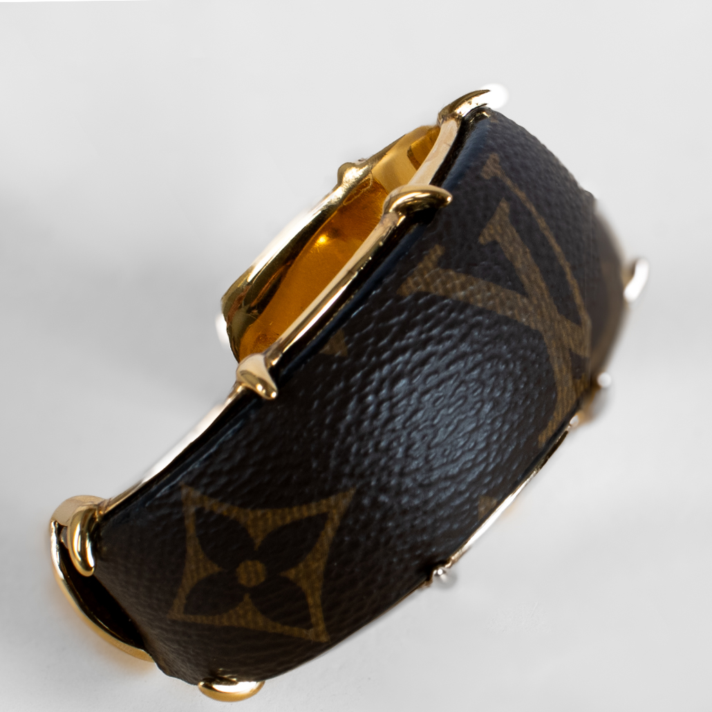 希少品◆入手困難【LOUIS VUITTON】リバースモノグラム bracelet Louis Vuitton Monogram Cuff Bracelet ○ Labellov ○ Buy and