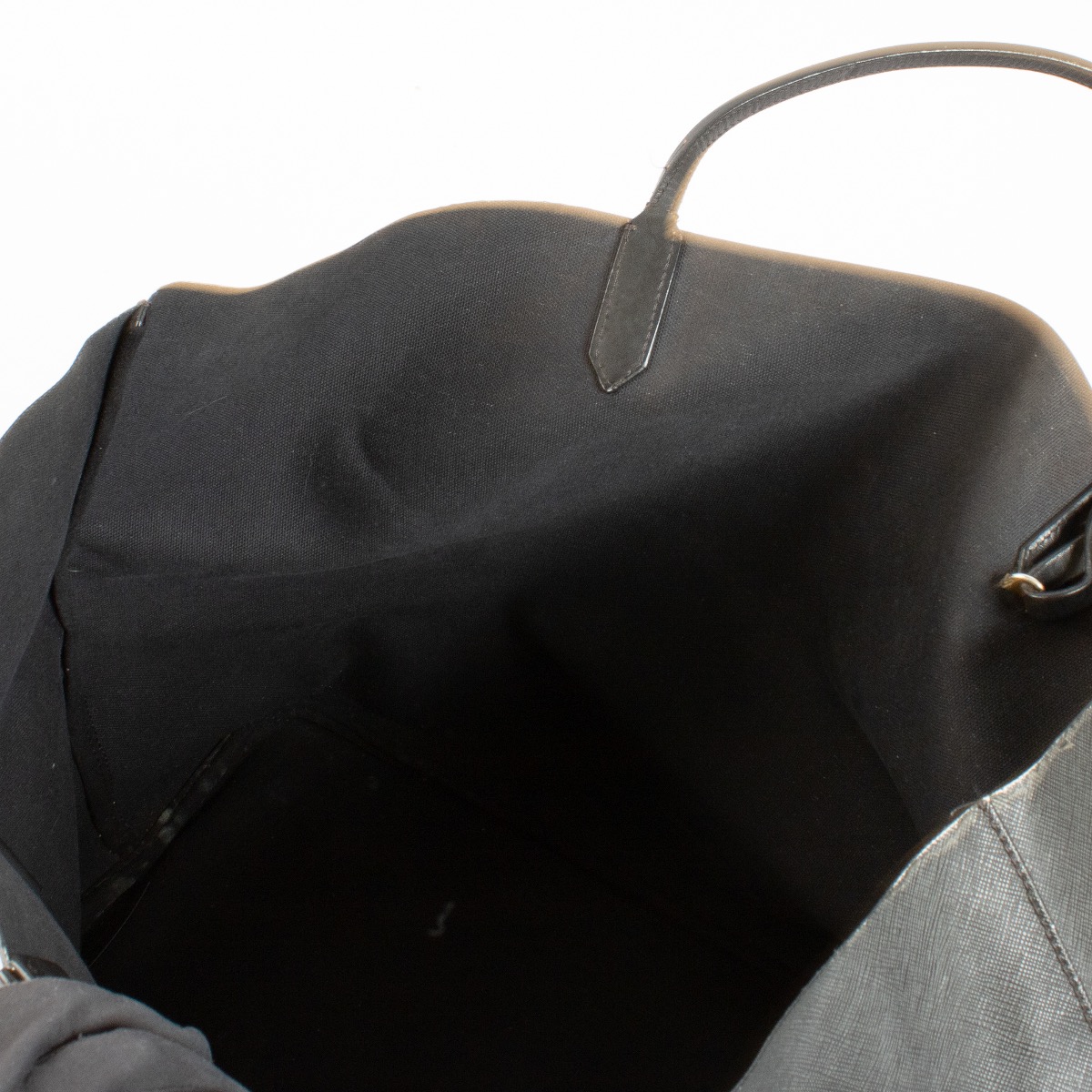 Givenchy Black Favelas 74 Shoulder Bag ○ Labellov ○ Buy and Sell