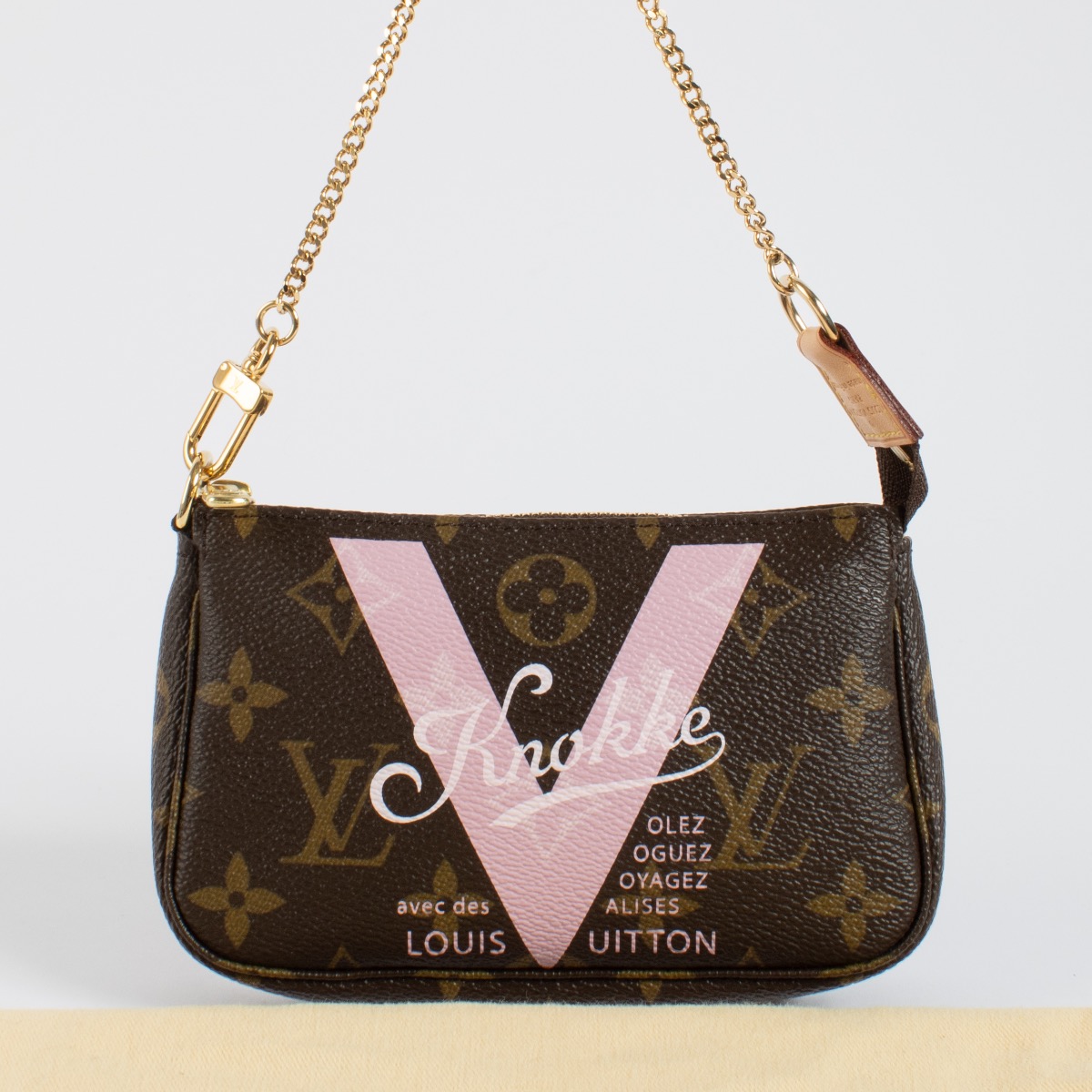バッグ Louis Vuitton mini pochette Mini Pochette Accessoires Monogram Canvas | LOUIS VUITTON ®