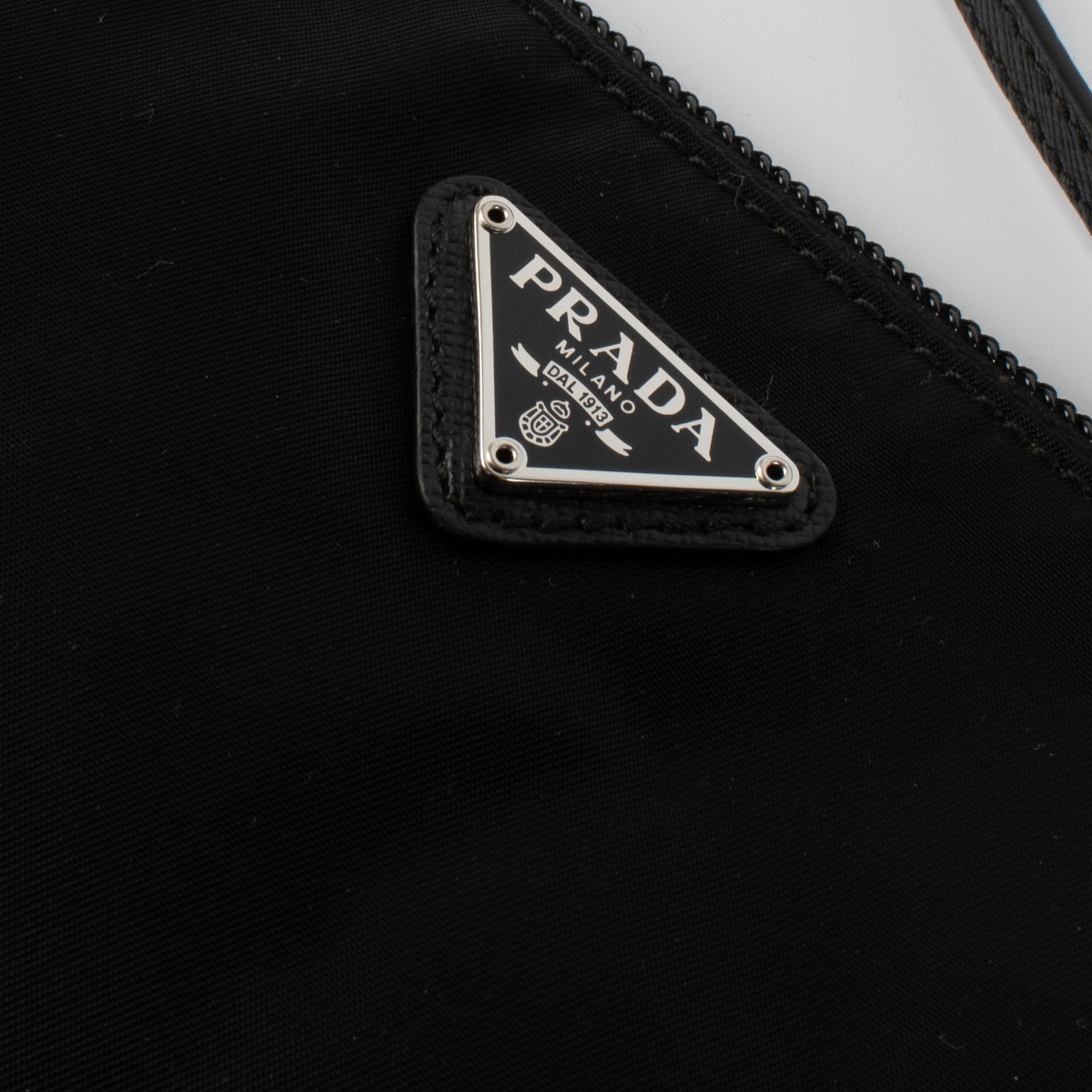 完売寸前【関税送料込】PRADA Black Nylon Wrist Pouch Prada Men's Nylon Wrist Pouch () IFCHIC.COM