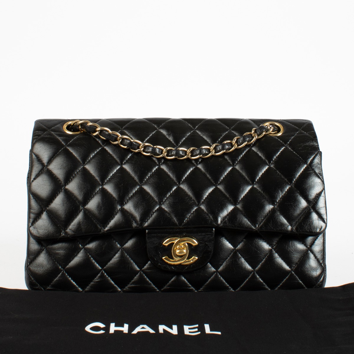 CHANEL 黒 レザー バッグ Chanel Black Medium Classic 11.12 Flap Bag ○ Labellov ○ Buy and