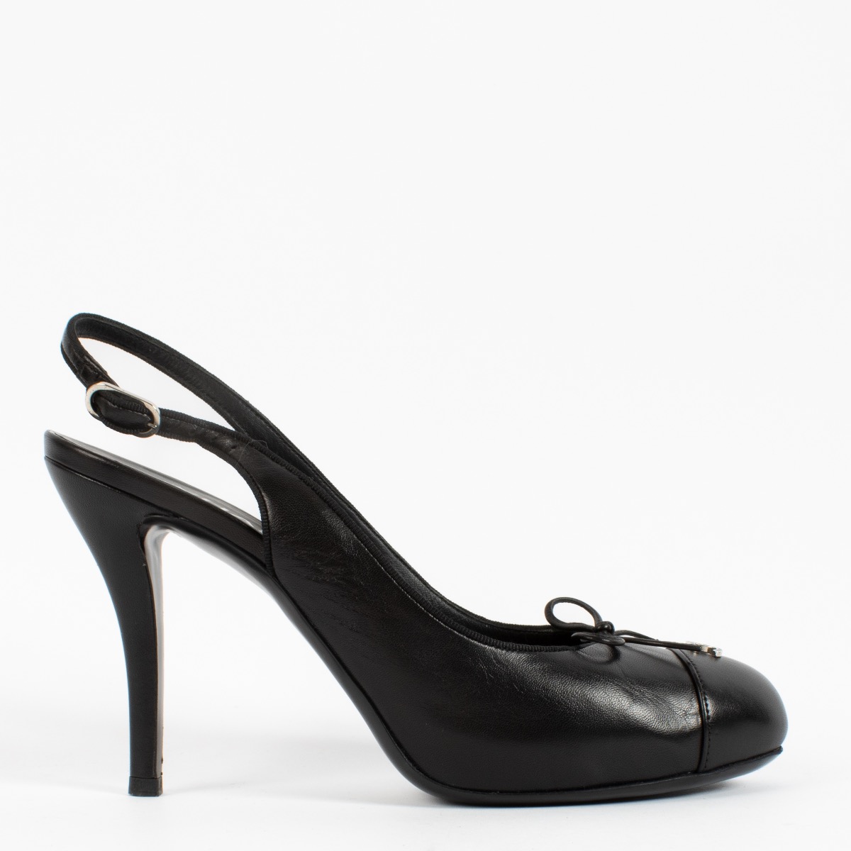 CHANEL ブラック ベルベット パンプス Chanel Black Leather CC Pumps - Size 41 ○ Labellov ○ Buy