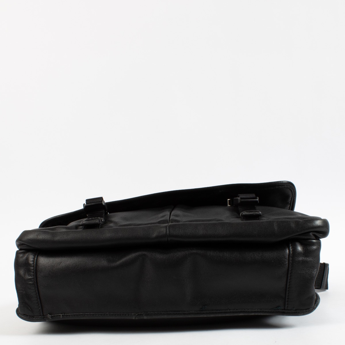 Prada Black Messenger Bag ○ Labellov ○ Buy and Sell Authentic Luxury