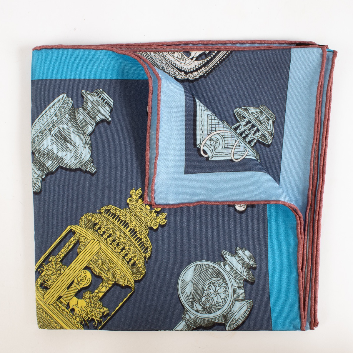 Hermès Merveilleuses Lanternes Silk 90 Scarf ○ Labellov ○ Buy