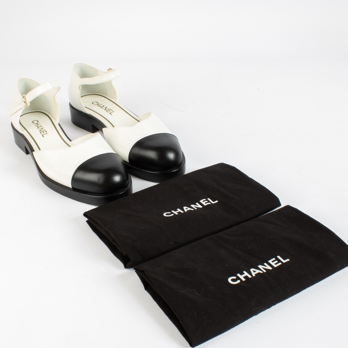 Chanel Mary Janes ○ Labellov ○ Buy and Sell Authentic Luxury Chanel Mary Janes ○ Labellov ○ Buy and Sell Authentic Luxury