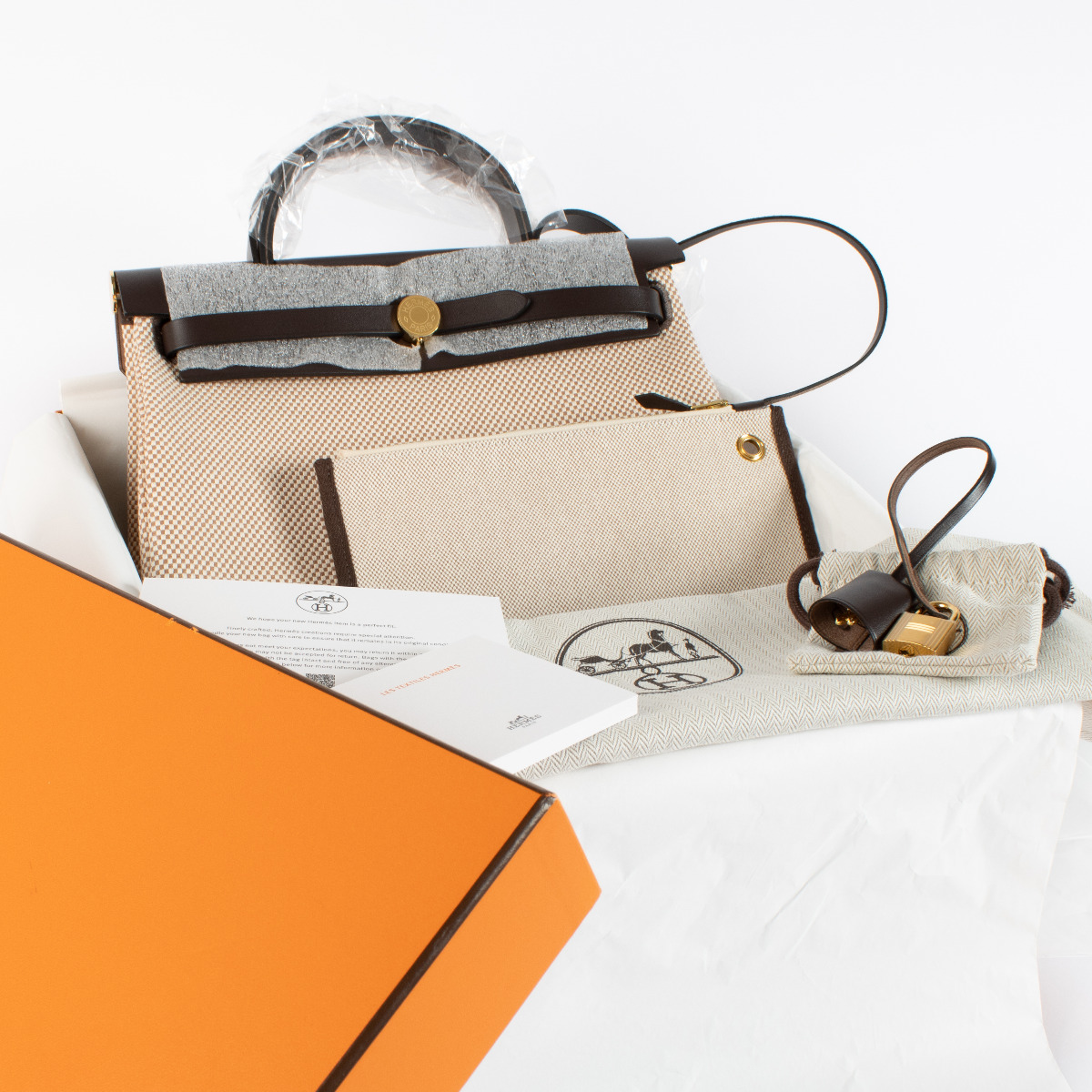 HERMES エクストラ サンダル 《エクストラ》 - ベージュ | Hermès - エルメス-公式サイト