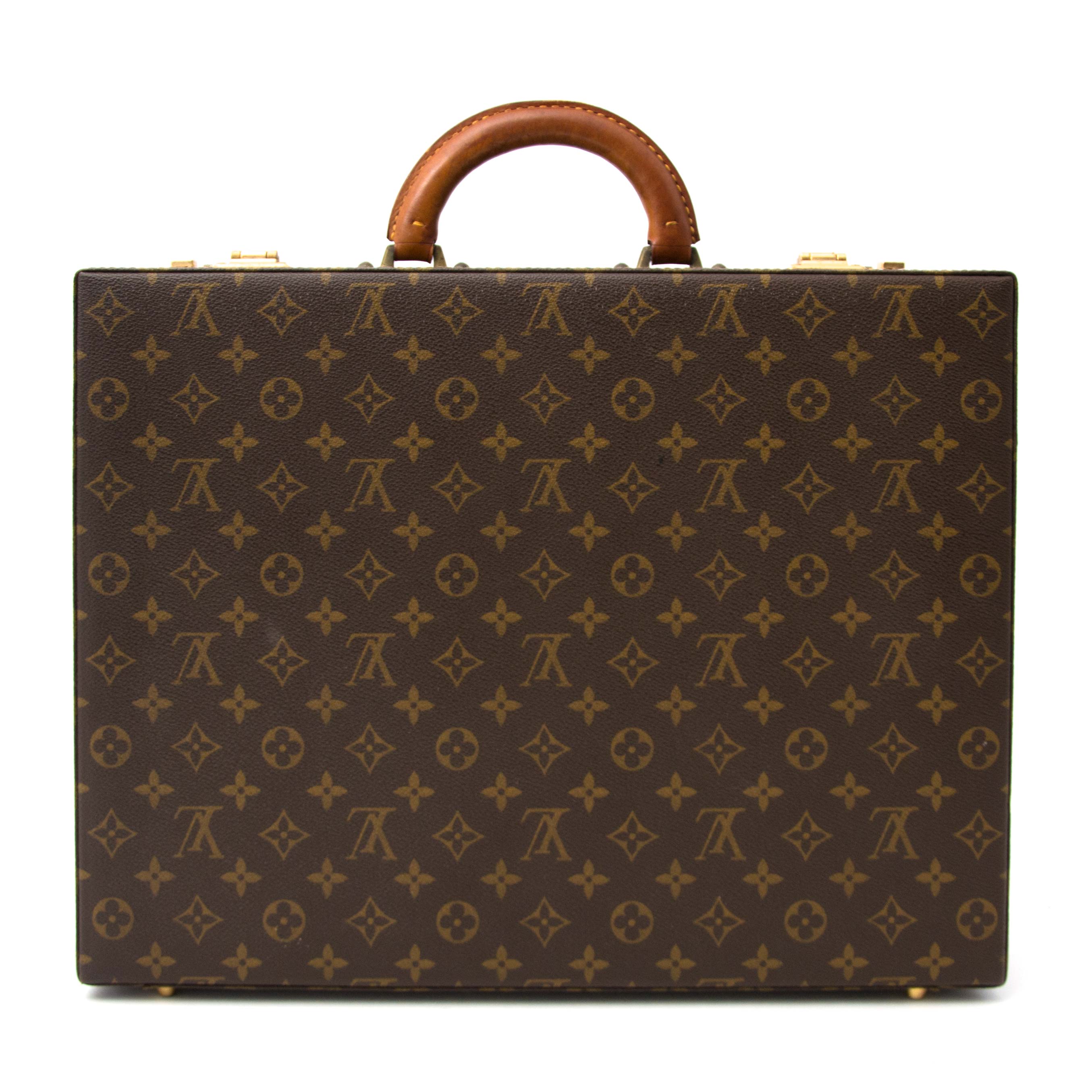 louis-vuitton-monogram-case--