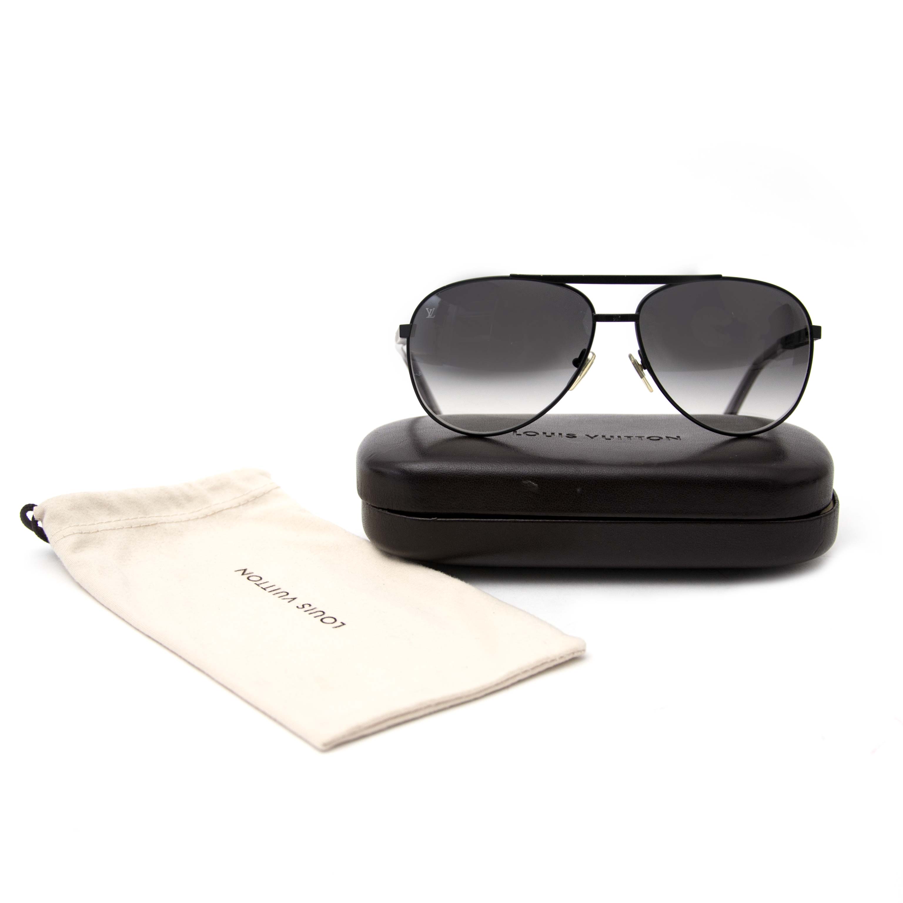 Louis Vuitton Attitude Pilote Sunglasses Silver Metal. Size U