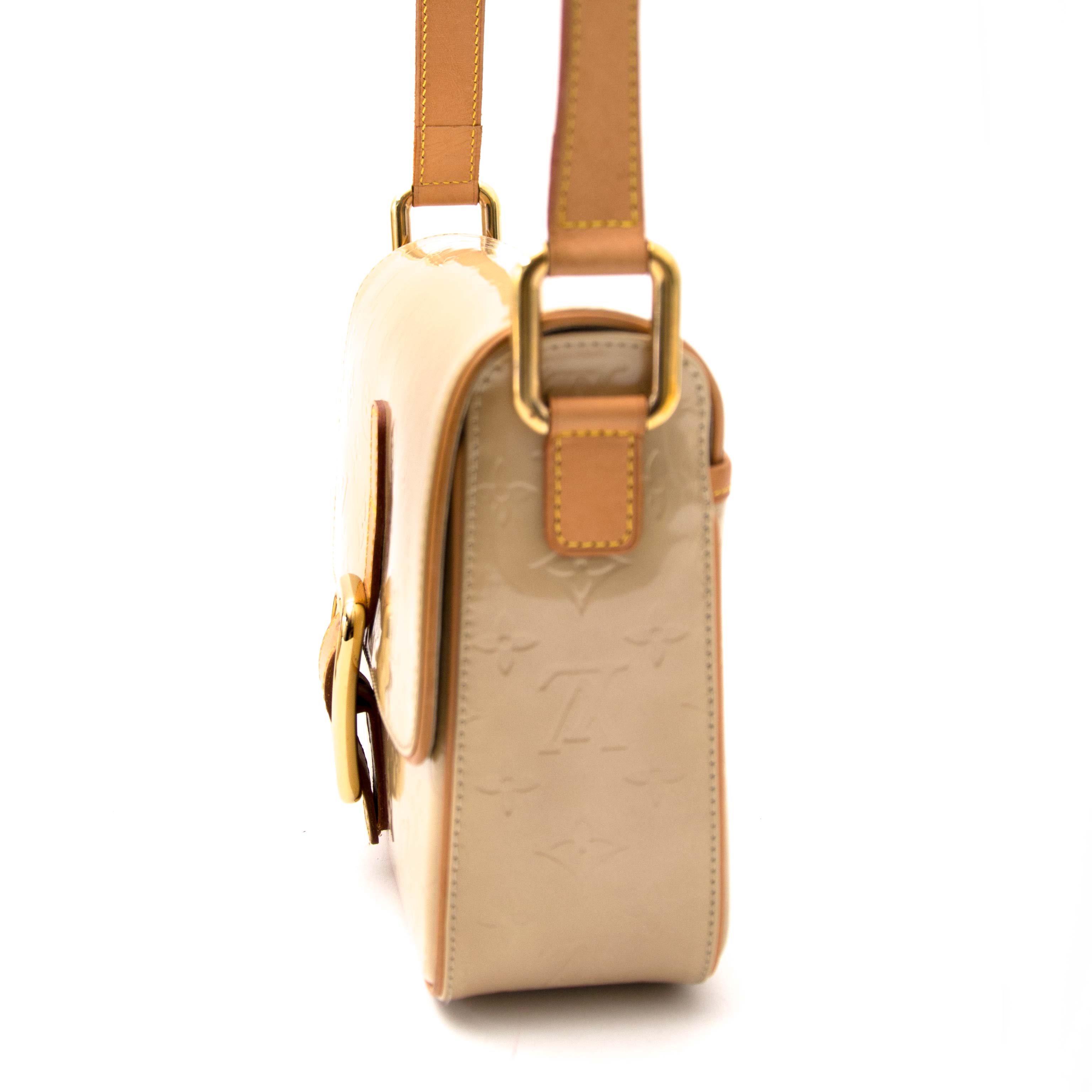 Louis Vuitton Christie Beige Vernis Cross-Body Bag ○ Labellov