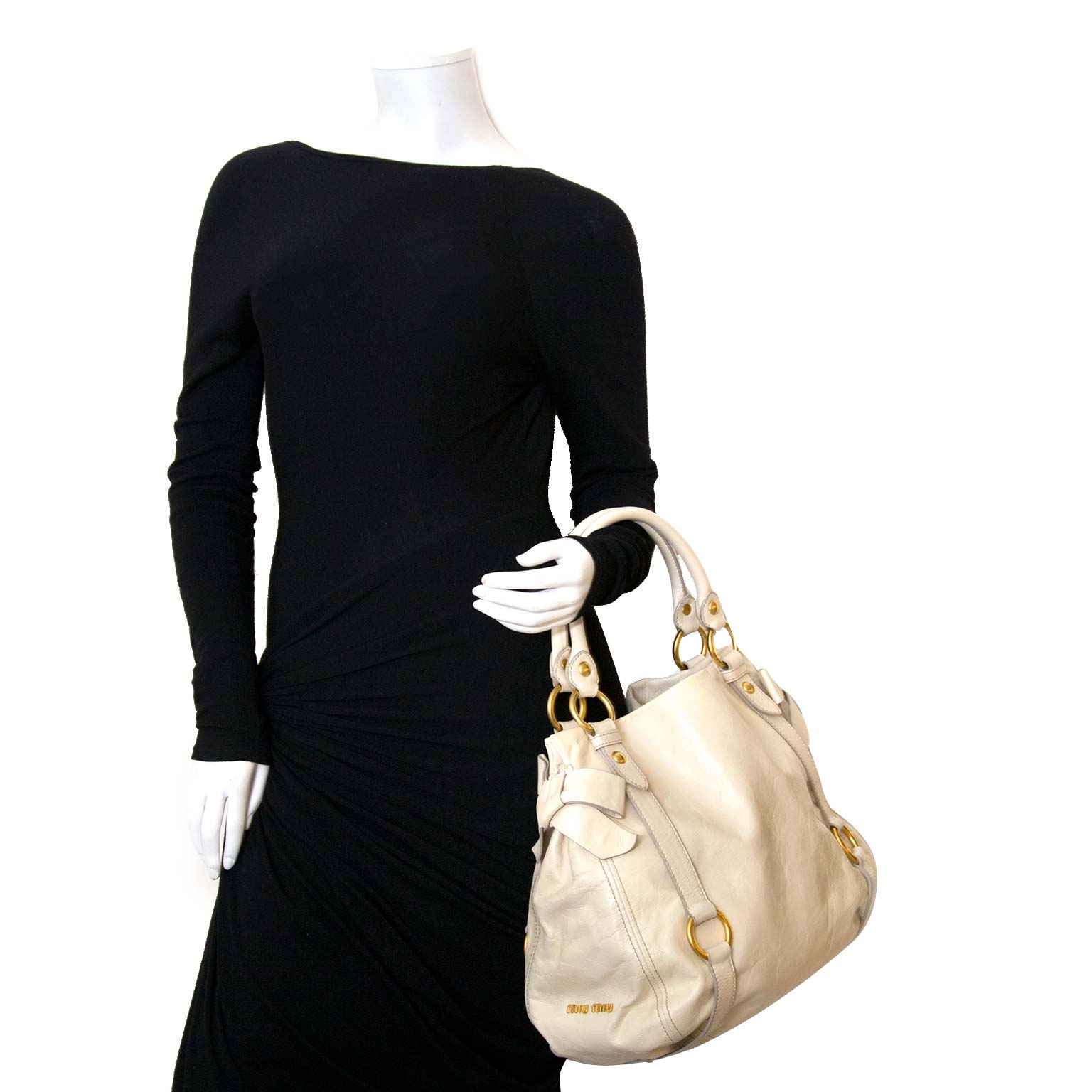 Miu Miu Vitello Lux Bow Bag ○ Labellov ○ Buy and Sell Miu Miu Vitello Lux Bow Bag ○ Labellov ○ Buy and Sell