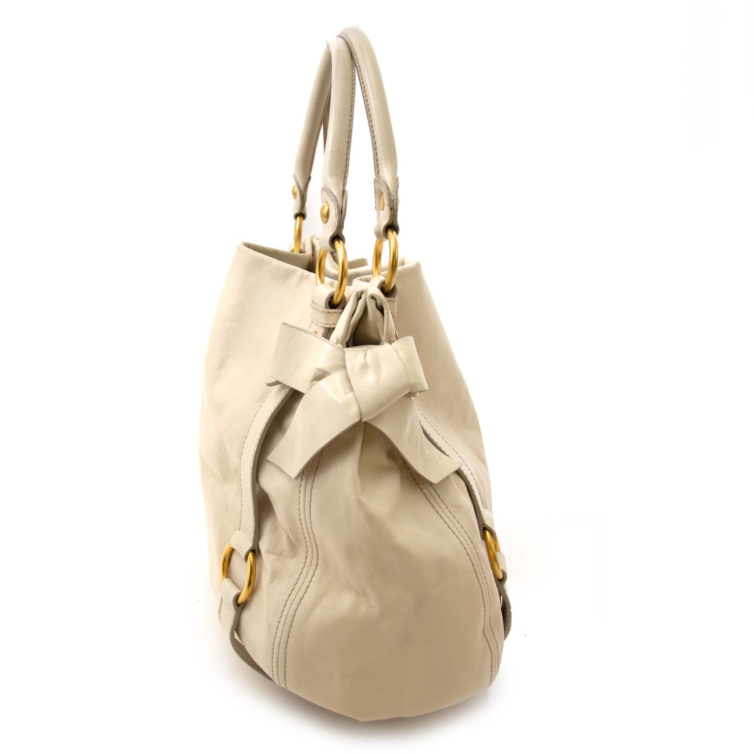 Miu Miu Vitello Lux Bow Bag ○ Labellov ○ Buy and Sell Authentic Luxury