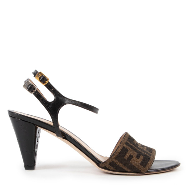 VIP【関税送料無料】希少 FENDI BLACK PUMPS 1098_fendi_bron_heels_1.jpg