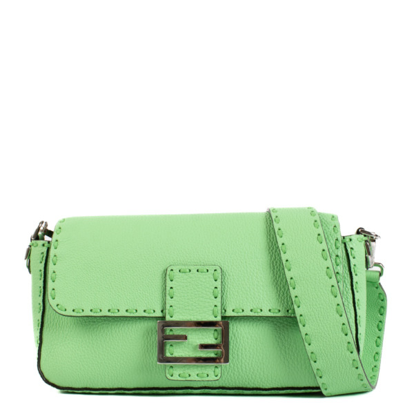 【関税&送料込】Fendi Pastel Green Nappa Leather Micro Bague Fendi Edamame Selleria Baguette Bag ○ Labellov ○ Buy and