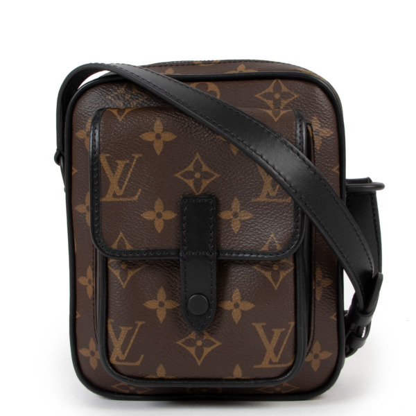 Shop Louis Vuitton MONOGRAM Christopher wearable wallet (M69404) by パリの凱旋門