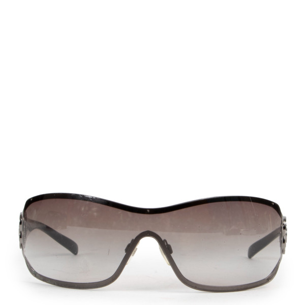 1436_chanel_grey_sunglasses_1.jpg