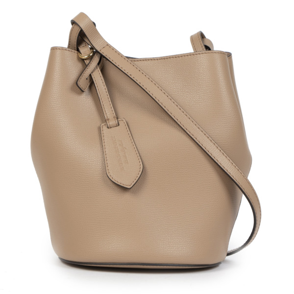 burberry lorne bucket bag price